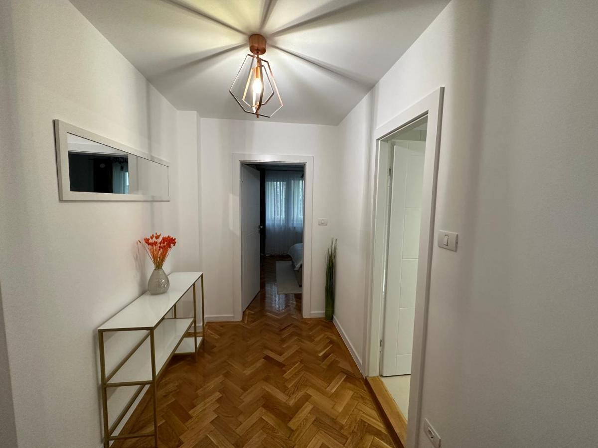 Esi Apartments #Central With Garage Тімішоара Екстер'єр фото