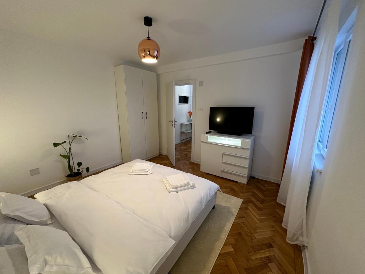 Esi Apartments #Central With Garage Тімішоара Екстер'єр фото